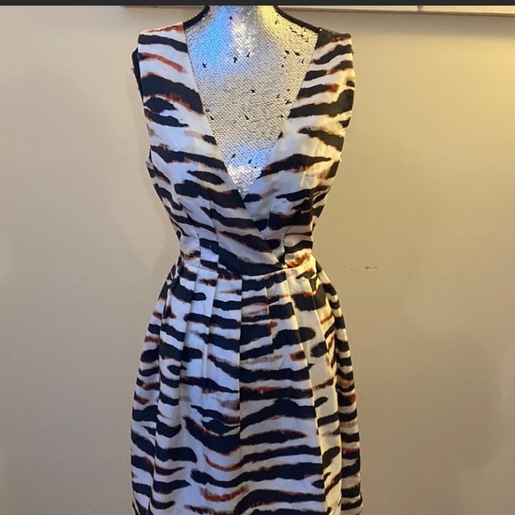 Silk dress - Picture 1 of 8